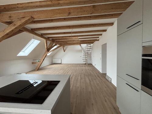 Foto - Stilvolle Galeriewohnung mit Charme - Offene Galerie, freigelegter Dachstuhl, Holzboden