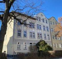 Stilvolle helle 3-Raum-Wohnung mit 80 m² + Balkon im Denkmal in ruhiger zentrumsnaher Lage + StellplatzDachkammerKeller - Chemnitz Kapellenberg