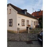 Verkaufe Haus - 40.000,00&nbsp;EUR Kaufpreis, ca.&nbsp; 80,00&nbsp;m&sup2; in Staßfurt (PLZ: 39418)