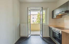 Foto - Drei-Raum-Wohnung mit Einbauküche!
