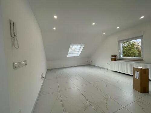 Foto - Ersteinzug nach hochwertigem DG-Ausbau – in Hom-Reiskirchen