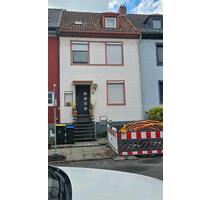 Reihenmittelhaus mit Garten in der Nähe zur Waterfront - Bremen Gröpelingen