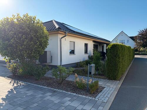 Foto - Effizientes Einfamilienhaus mit Pool & PV-Anlage in Kesselsdorf