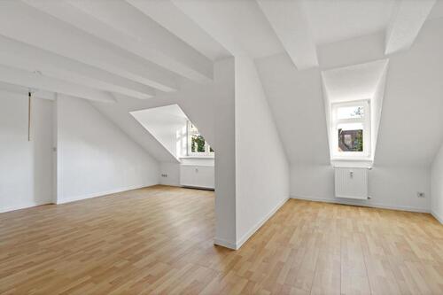 Foto - Geräumige 3-Raum-Wohnung im DG – hell, gemütlich und gut geschnitten