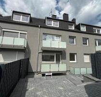 Kernsanierte 2,5 Zimmer DG-Wohnung in Duisburg Meiderich