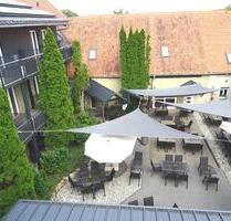 Restaurant by Francesco, in Ö-Cappuccino Romantic-Eventanlage - Geiselwind