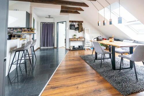 Foto - Helle Dachgeschosswohnung mit schönem Sichtgebälk