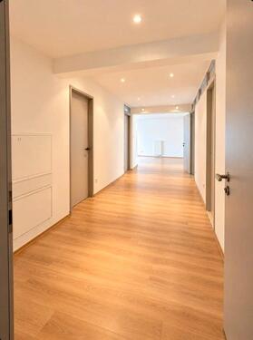 Foto - Großzügige 3-Zimmer-Wohnung mit Terrasse und Aufzug