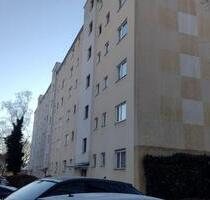 Ein Zimmer Eigentumswohnung mit Garage - Berlin Spandau