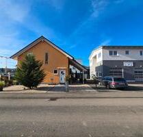 Gewerbeobjekt mit freistehenden Einfamilienhaus in Rudersberg ź