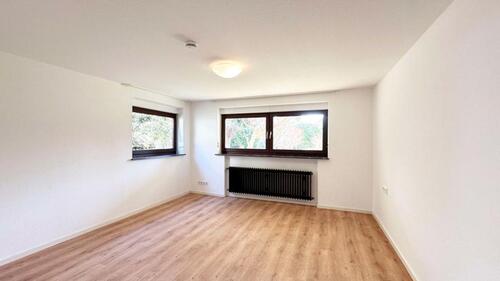 Foto - Ruhig wohnen am Schutterlindenberg: 2,5-Zimmer-Wohnung mit separatem Eingang & Stellplatz