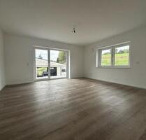 Helle 3-Zimmer Wohnung im kernsanierten Altbau mit Balkon und EBK - Burkardroth