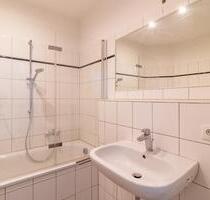 Ab 1.2.26: Helle 2-Raum-Whg mit Blick ins Grüne + modernem Bad - Zwickau