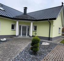 Modernes Haus mit Garage zentral in Lage