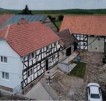 Idyllische Fachwerkhofanlage mit großem Grundstück - Geisa
