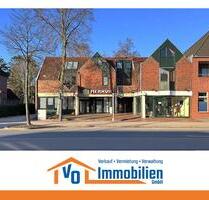 Zentral in der Blumenstadt Wiesmoor: Dachgeschosswohnung mit Einbauküche und Loggia