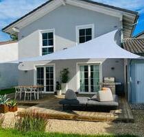Modernes Einfamilienhaus mit Kamin, Designküche auf sonnigem Grundstück mit Bergblick - Rosenheim Aising