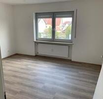Moderne schöne Wohnung mit fünf Zimmern und Südbalkon in Schwarze - Schwarzenfeld