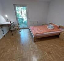 2er WG Zimmer München mit eigenem Balkon, zentrale Lage