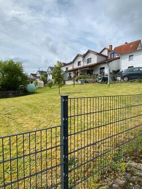 Foto - Doppelhaushälfte mit Terrasse und Garten
