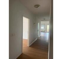 3 Raum Wohnung mit Balkon - 1.600,00 EUR Kaltmiete, in Neuenhagen bei Berlin (PLZ: 15366)