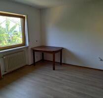 Helles, freundliches Zimmer in einer WG-Wohngemeinschaft - Weingarten