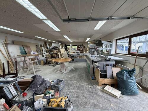 Foto - Funktionale Werkstatt mit 90 m², PKW-Stellplatz und optionalem Maschinenpark.
