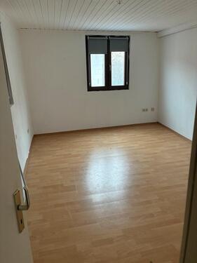 Foto - 5 Zimmer Etagenwohnung zur Miete in Gau-Bickelheim