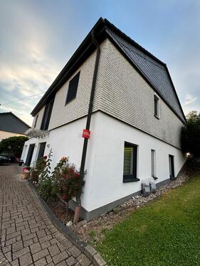 Foto - Großzügiges Einfamilienhaus mit Einliegerwohnung