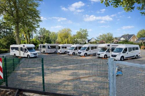 Foto - Stellplatz für Wohnwagen, Anhänger, Boote, Camper