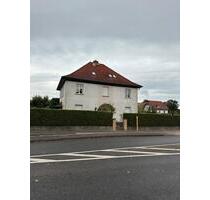 Großräumige 5-Raum Wohnung mit Balkon,Garten und Doppelgarage - Bitterfeld-Wolfen