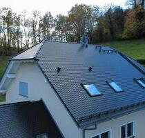 3-Zimmer-Wohnung mit Dachterasse und 2 Stellplätzen - Hausen