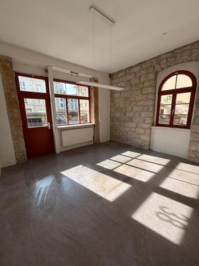 Foto - 19 qm Gewerberaum mit Schaufenster am Albertplatz (720 € warm)