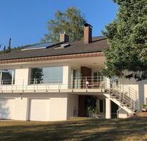 Viel Platz zum wohnen - Komplett modernisiertes Einfamilienhaus in ruhiger Sonnenlage in Bürgstadt