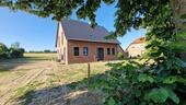Foto - Modernes Einfamilienhaus mit großem Grundstück