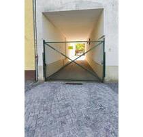 Sicherer PKW-Stellplatz in abgeschlossenem Innenhof - Berlin Charlottenburg-Wilmersdorf