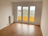 Foto - Ganz oben mit Balkon - drei Zimmer in Brehna...