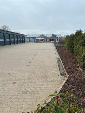 Foto - Stellplätze Überdacht, video überwacht, Stromanschluss möglich