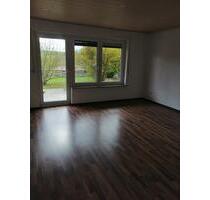 Schöne 2 Zimmer Wohnung mit Einbauküche und Terrasse - Gaukönigshofen