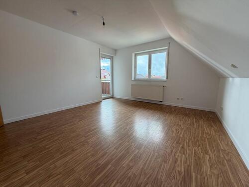 Foto - 5 Zimmer Dachgeschoßwohnung zur Miete in Litzendorf
