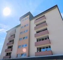 Schöne 2-Zimmer-Wohnung in toller Lage mit EBK, Balkon und Aufzug - Walluf