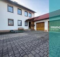 Charmante 3,5-Zimmer-Wohnung mit Balkon und Stellplatz zu vermieten - Neuenmarkt