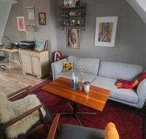ZWISCHENMIETE: 6 Monate ab Nov, möbliert mit Wanne und Terrasse - Düsseldorf Oberbilk