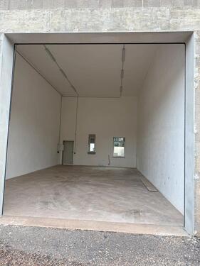 Foto - Halle für Reparaturen zu vermieten .