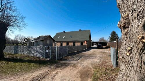 Foto - Freistehendes Einfamilienhaus mit 220qm Wohnfl. gr. Grundstück