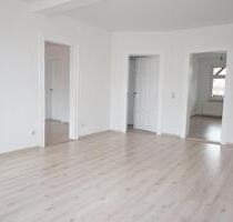 4-ZIMMER-WOHNUNG MIT BALKON - 753,00&nbsp;EUR Kaltmiete, ca.&nbsp; 100,00&nbsp;m&sup2; in Naumburg (Saale) (PLZ: 06618)