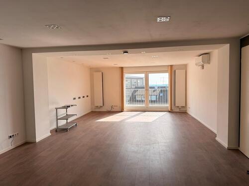 Foto - Büro (120 m²) + 2 Lagerhallen (96 m²) + 3 Stellplätze