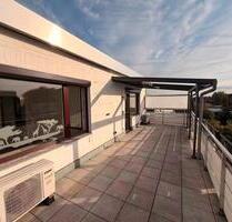 Modernisierte, helle 2‑Zimmer‑Wohnung mit großer Dachterrasse - Korschenbroich