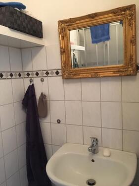 Foto - Schöne, helle 2-Zi.-Whg., EBK, zentrale Lage, WG-geeignet