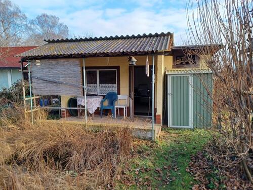 Foto - Pachtgarten mit massiver Laube, Schuppen, Gewächshaus Kleingarten